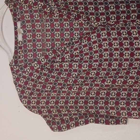 Pleione Popover Short Sleeve Geometric Patterned Blouse Flowy V-Neck size M - Picture 6 of 10